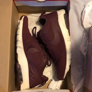 Women’s Nike air max